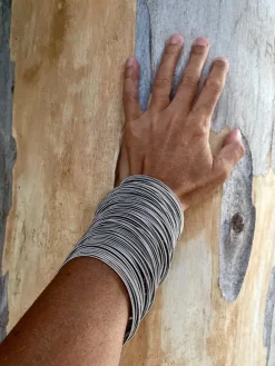 la molla »Armband 97« aus Edelstahlfedern