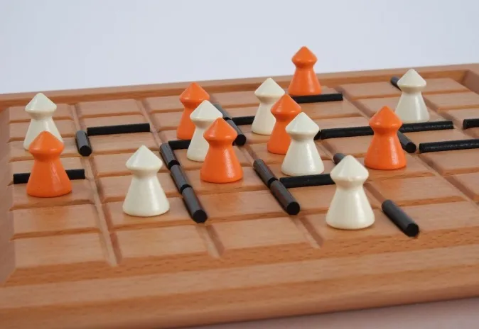 Kinder Gerhards Spiel und Design Fendo