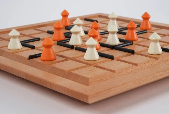 Kinder Gerhards Spiel und Design Fendo