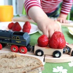 Neue Freunde Frühstücksbrett Eisenbahn