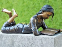 Ars mundi Gartenskulptur »Lesendes Mädchen«