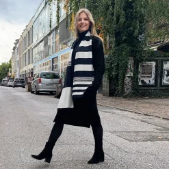 Ulrike Isensee DS Gewebter Seidenschal Schwarz und Weiß