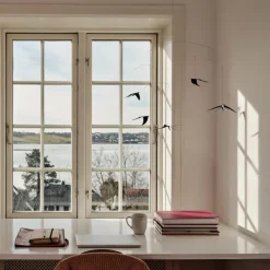 Flensted Hanging Art Hanging Art »Fliegende Schwalben«