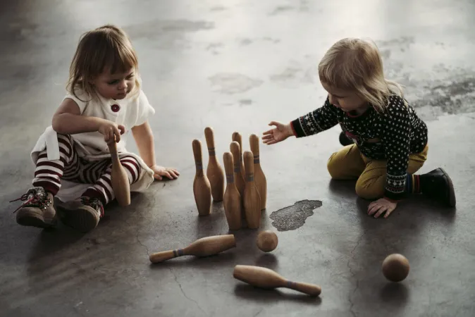 Kinder Wooden Story Holzkegel Set