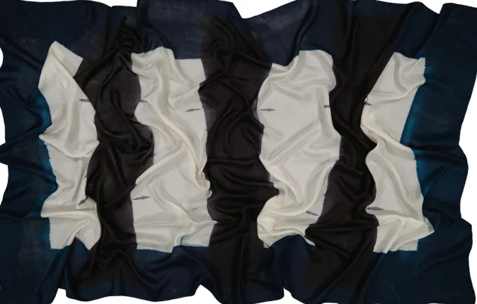 denovembre Seidenschal »LIGNES«