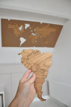 City Shapes Selbstklebende Weltkarte aus Holz