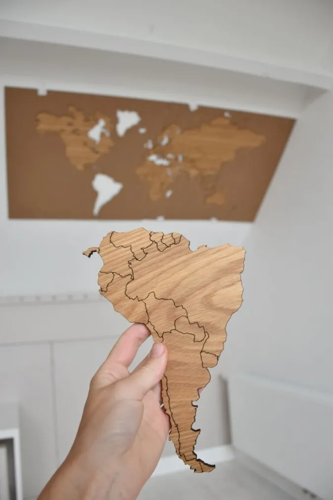 City Shapes Selbstklebende Weltkarte aus Holz