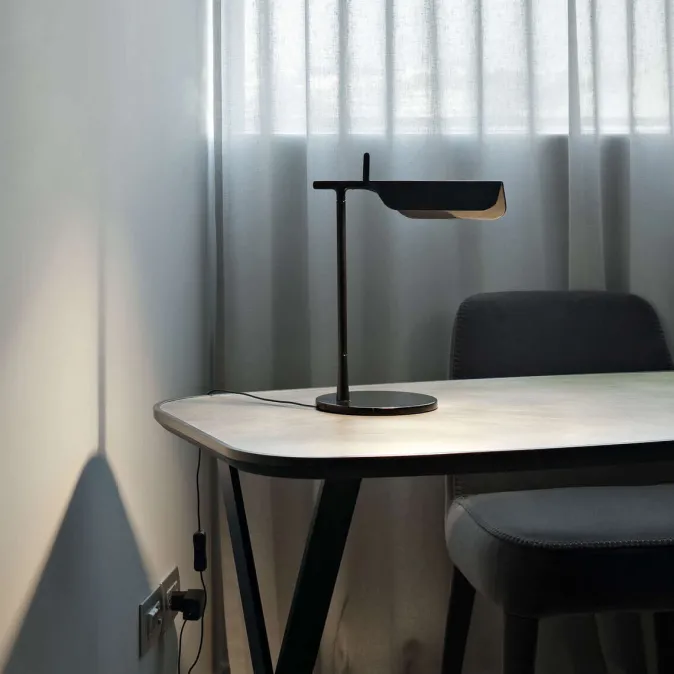 FLOS Tischleuchte »TAB«