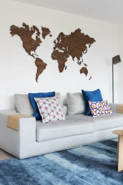 City Shapes Weltkarte aus Nussbaum