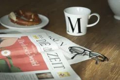 KPM Berlin ZEIT-Sonderedition Frühstückstasse »Berlin«, Buchstaben